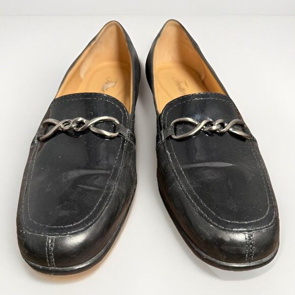 Trotters Black Leather Loafers Women’s Size 10M Chain Accent Made in Brazil - Picture 2 of 12
